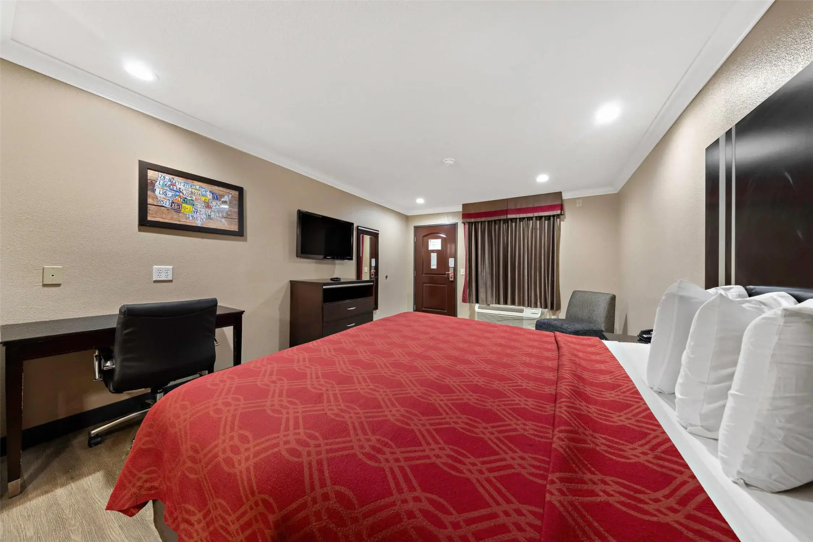 Photo - Econo Lodge Inn & Suites Escondido Downtown
