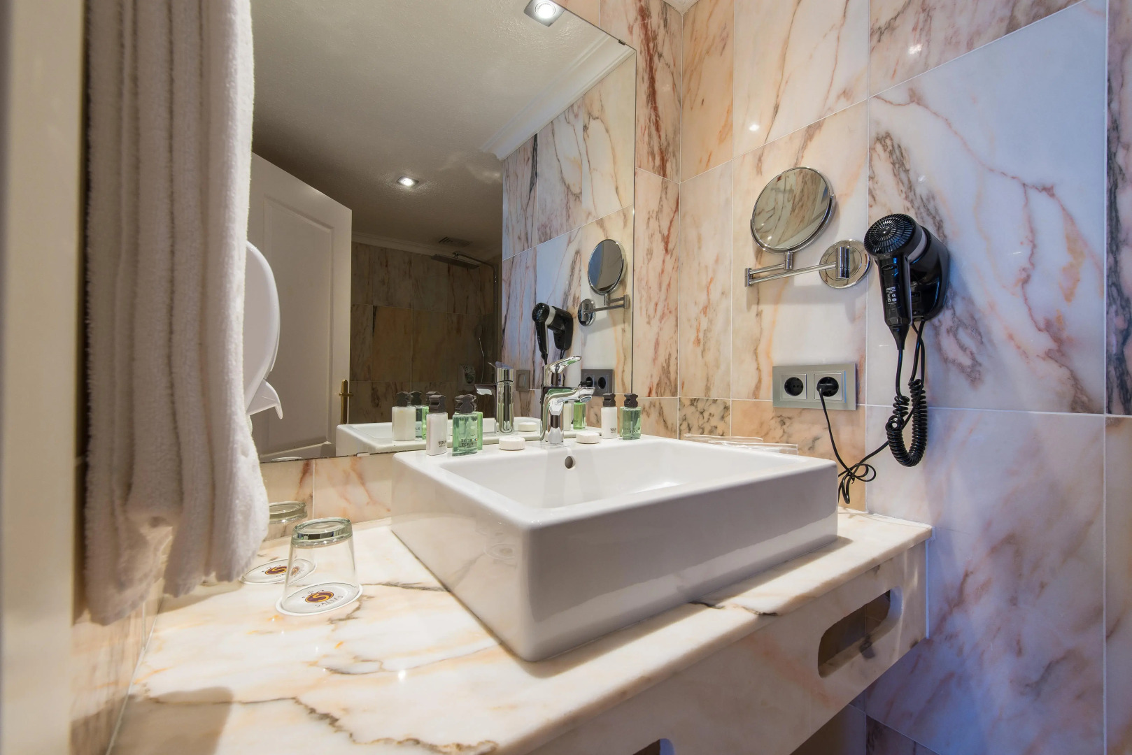 Foto - Salles Hotels Marina Portals