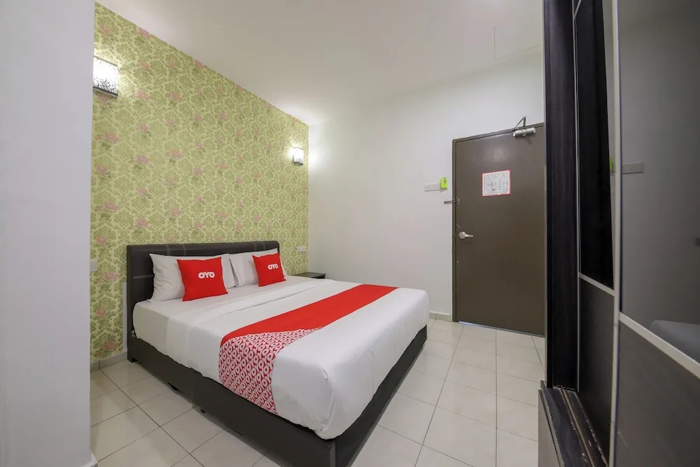 OYO 89497 Dream Nur Hotel