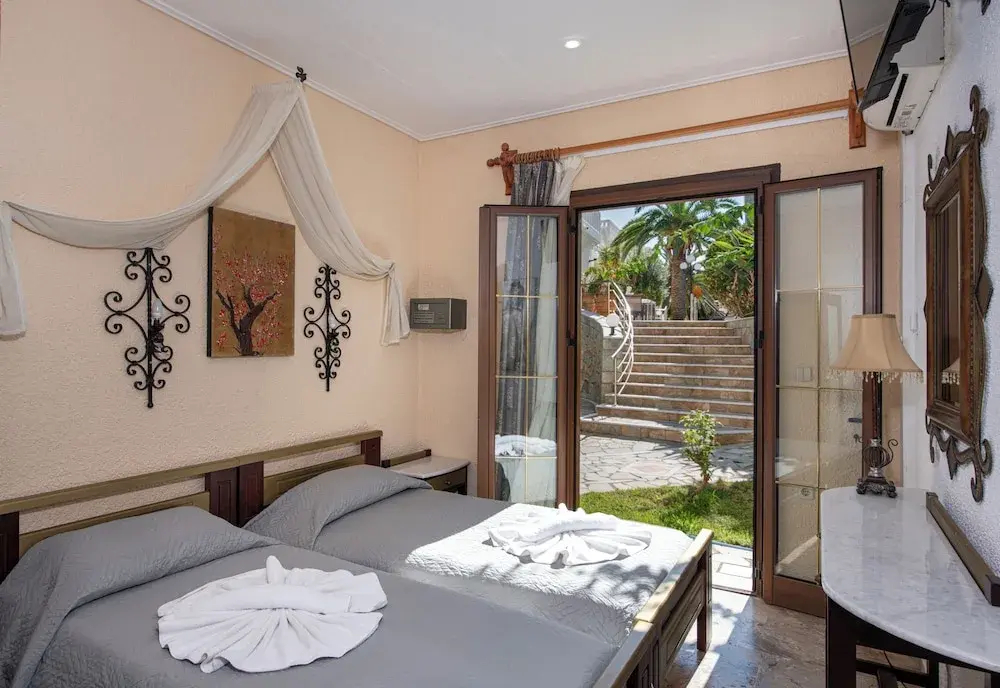 Photo - Castle Suites Hotel