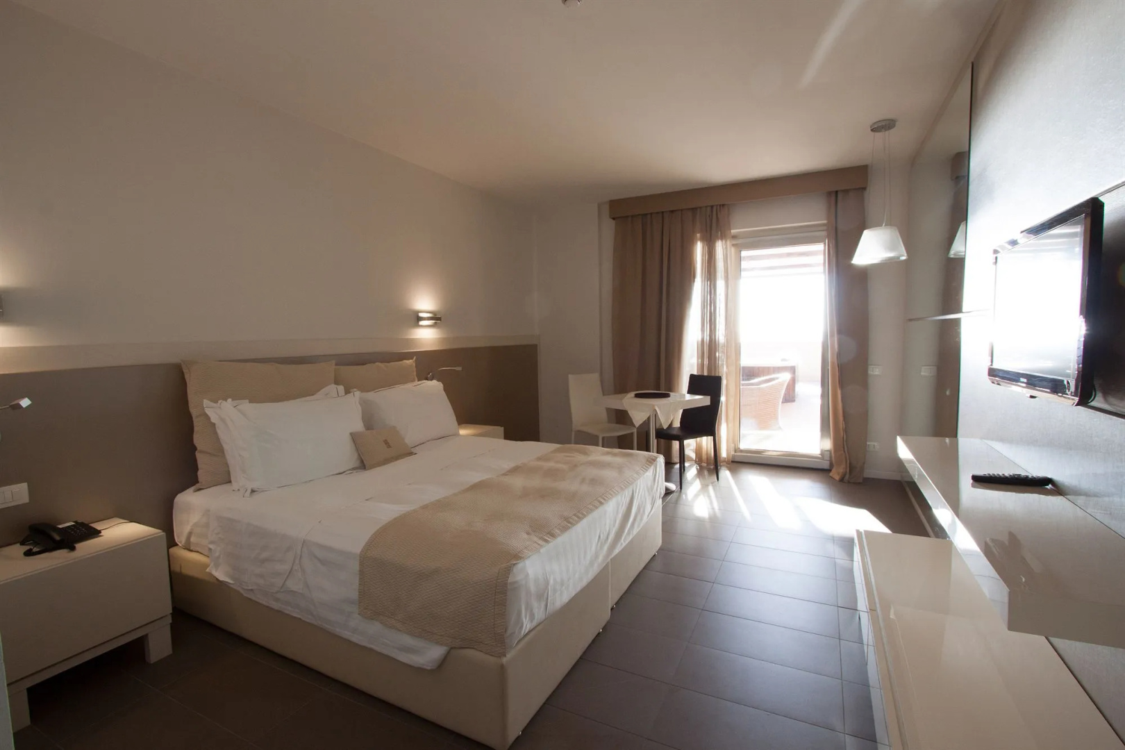 Photo - Main Palace Hotel