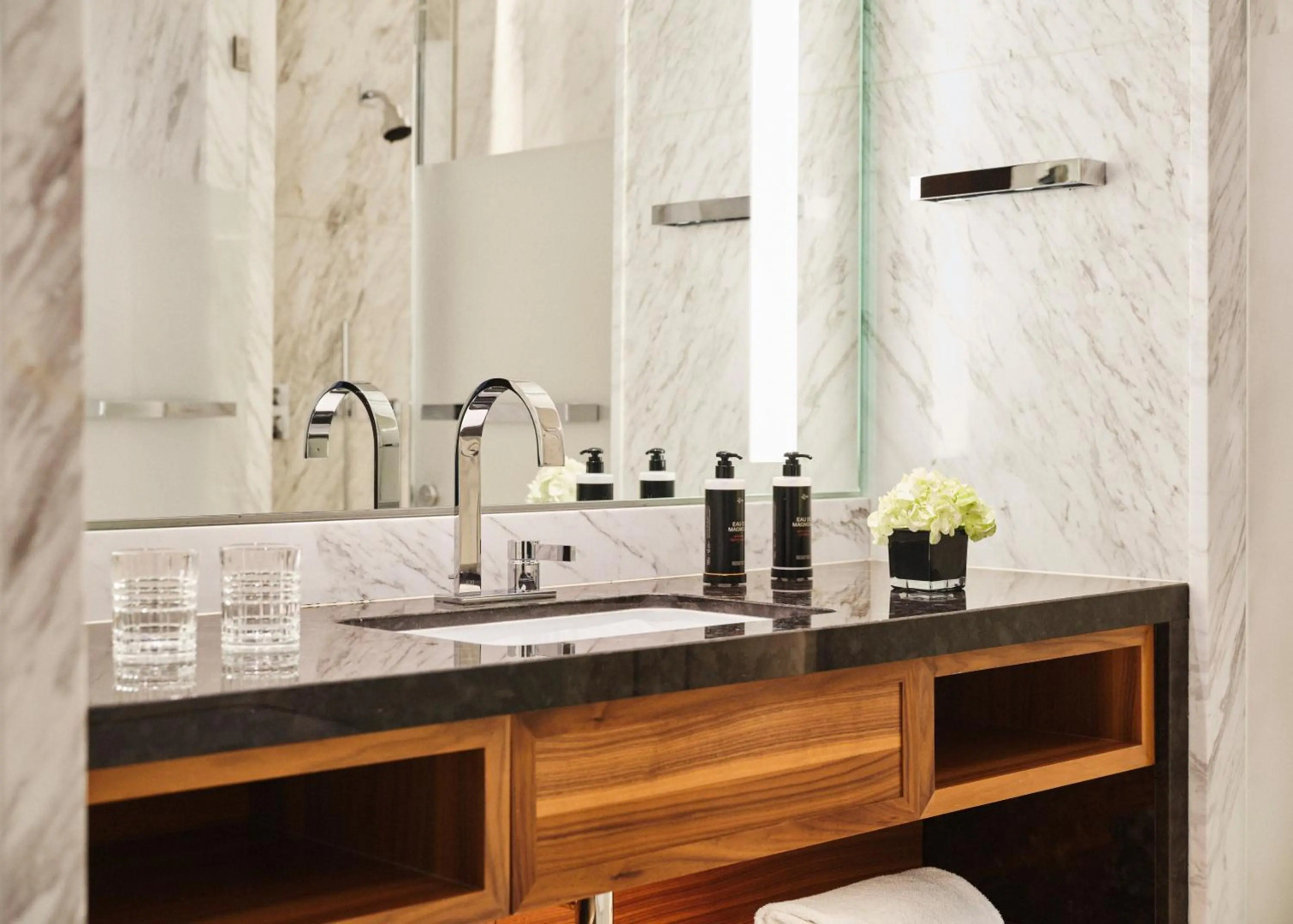 Photo - Four Seasons Hotel Madrid