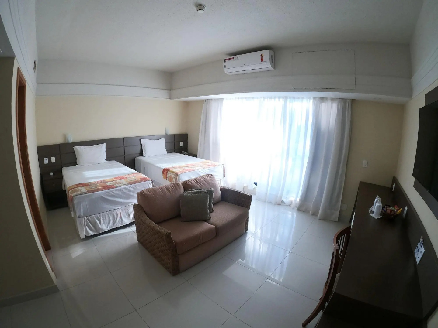 Photo - Tropical Executive Hotel
