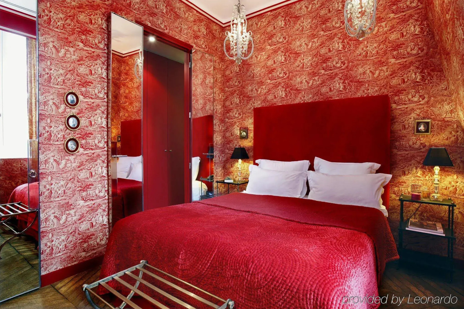 Photo - Saint James Paris