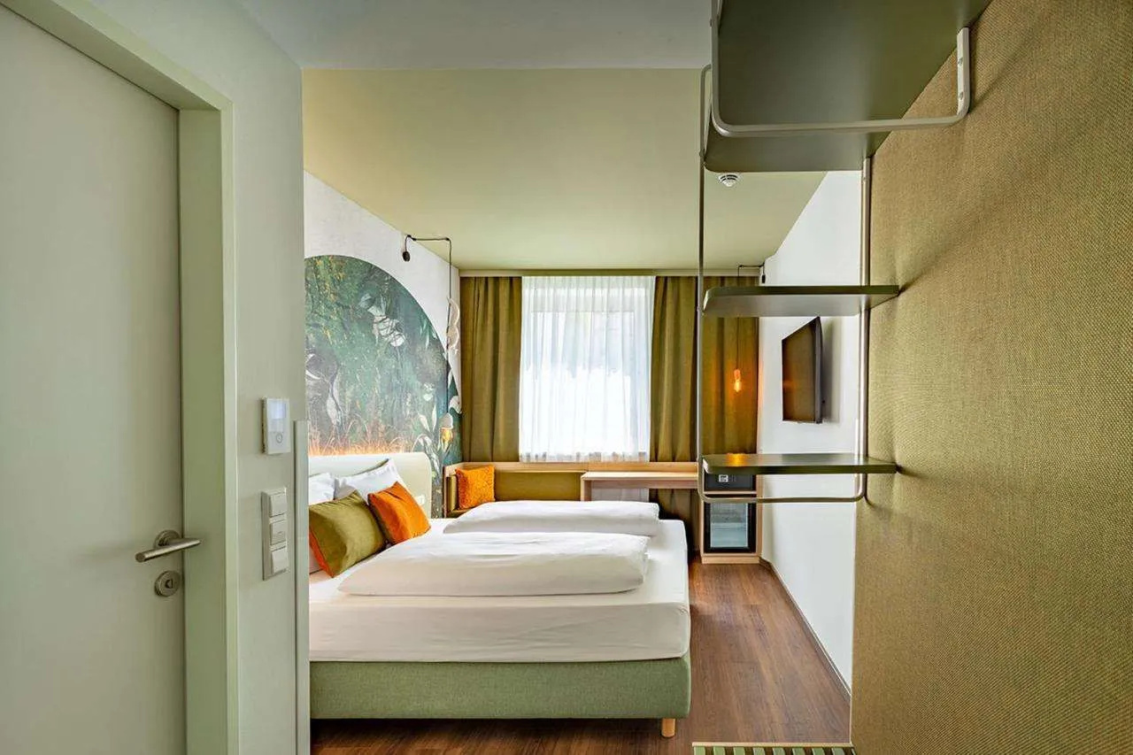 Photo - The Weekend Hotel