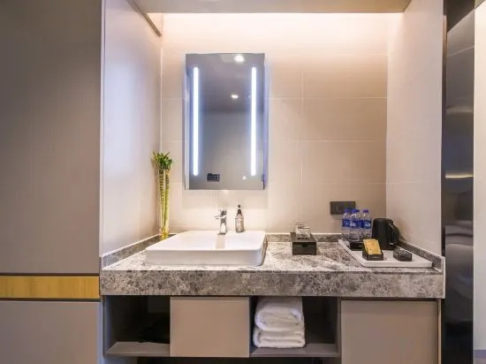 Homeinn Selected Hotel (Lvliang Lishi Longfeng North Street Xingsheng Road)