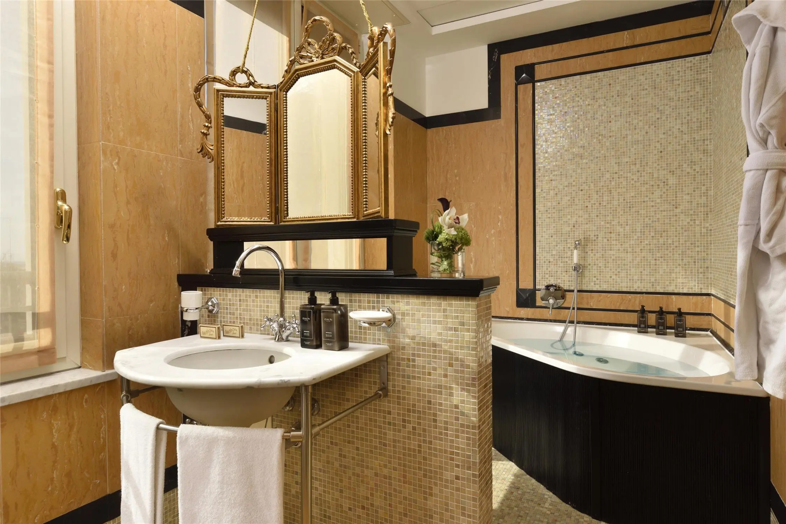 Foto - Grand Hotel Savoia Genova, Curio Collection by Hilton