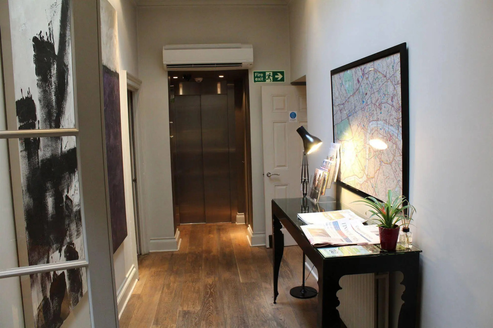 Photo - The Sumner Hotel