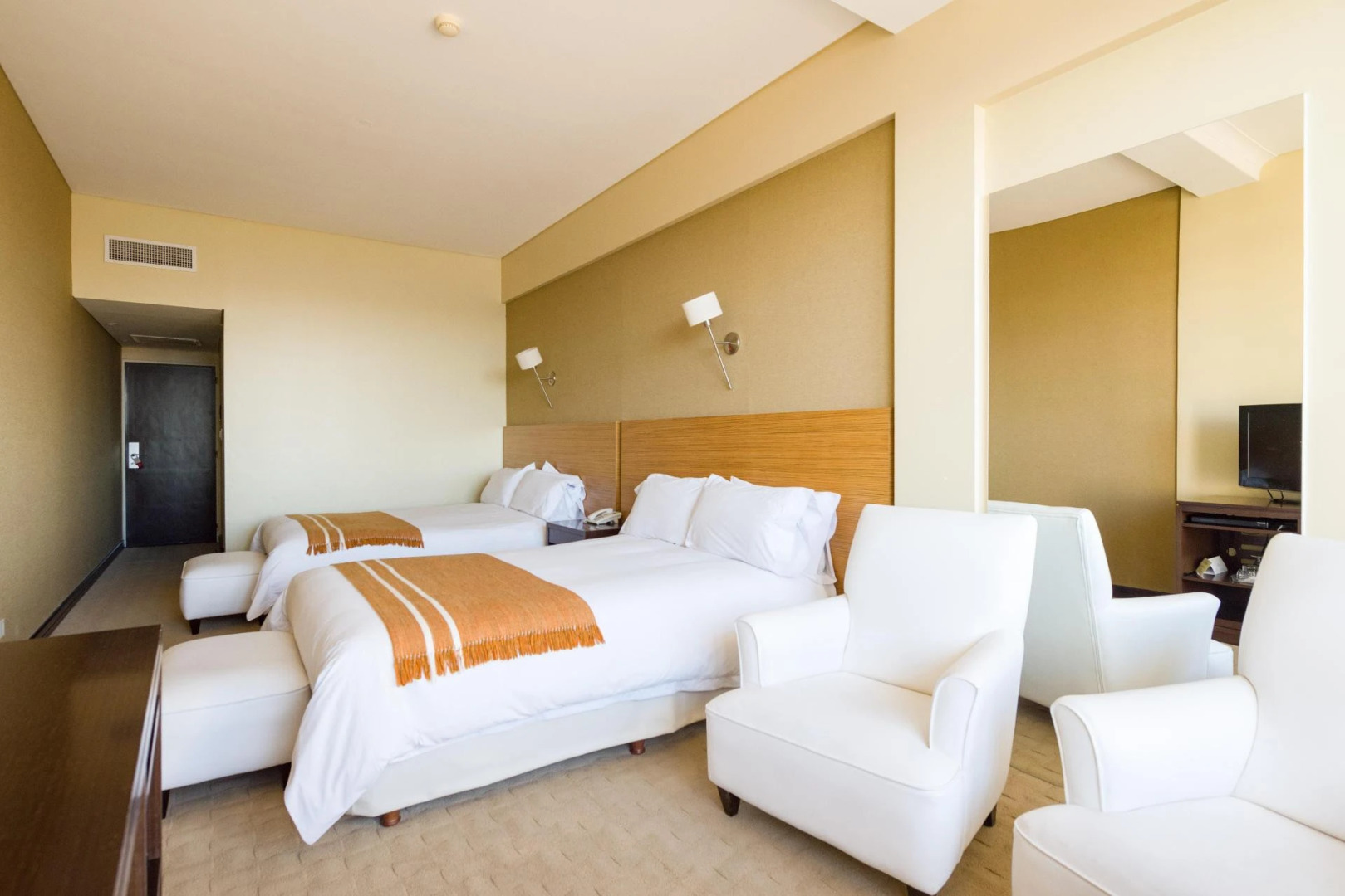 Photo - Rayentray Grand Hotel