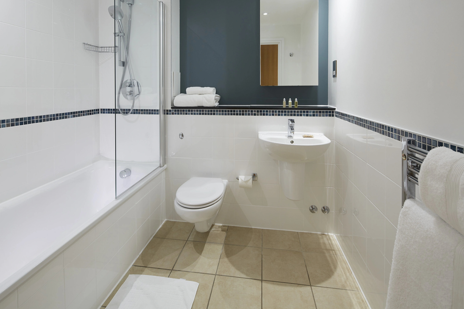 Foto - Marlin Aldgate Tower Bridge