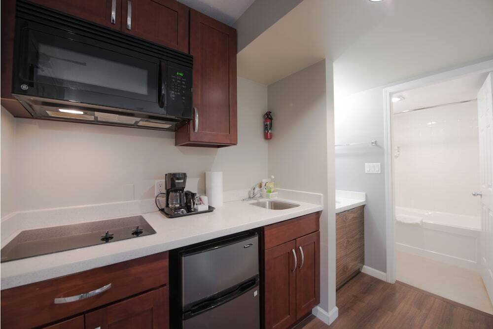 Photo - Gibsons Garden Hotel