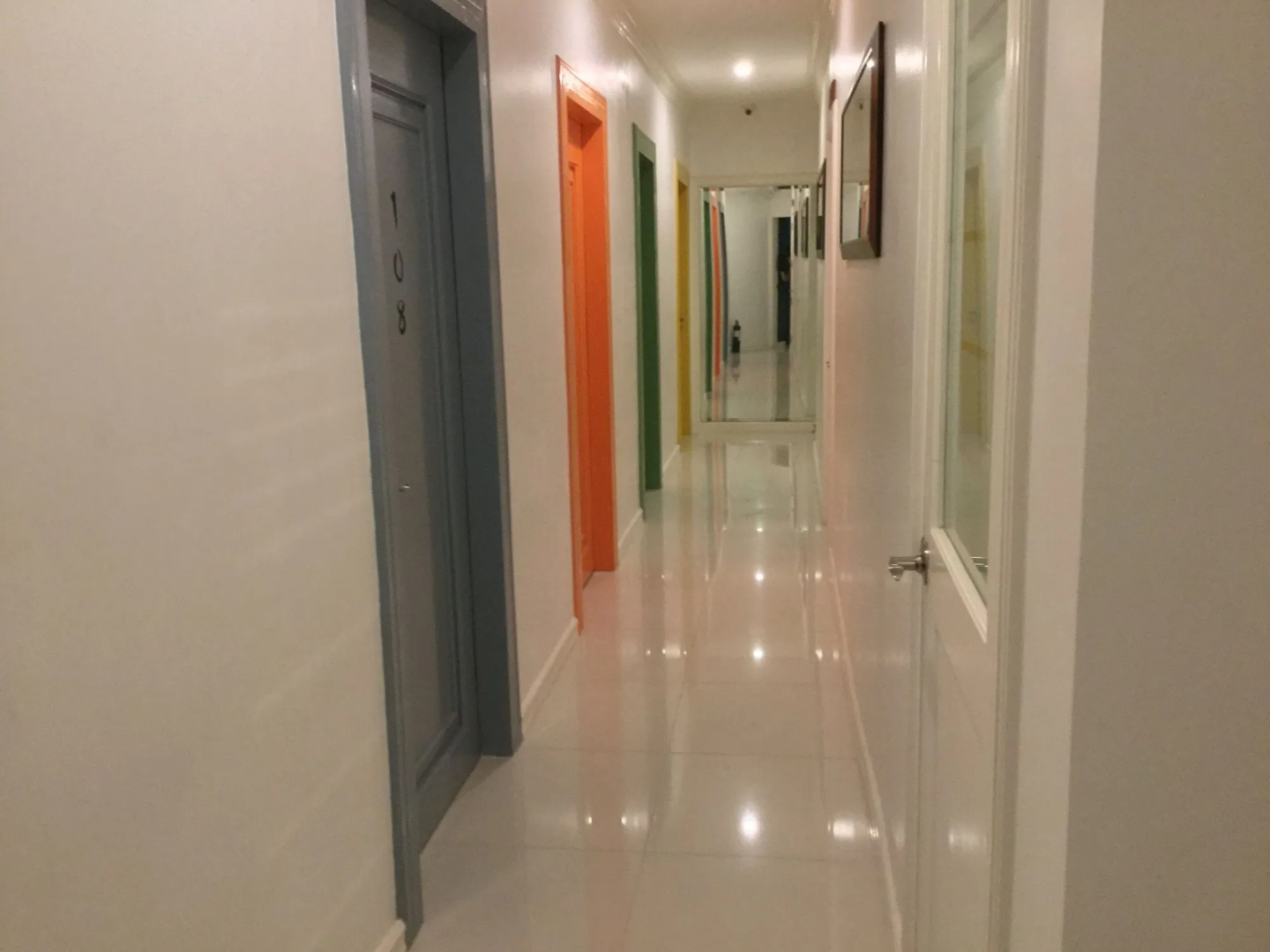 Foto - Townhouse OAK Makati Manila Near PNR Pasay Evangelista formerly VIP Suites