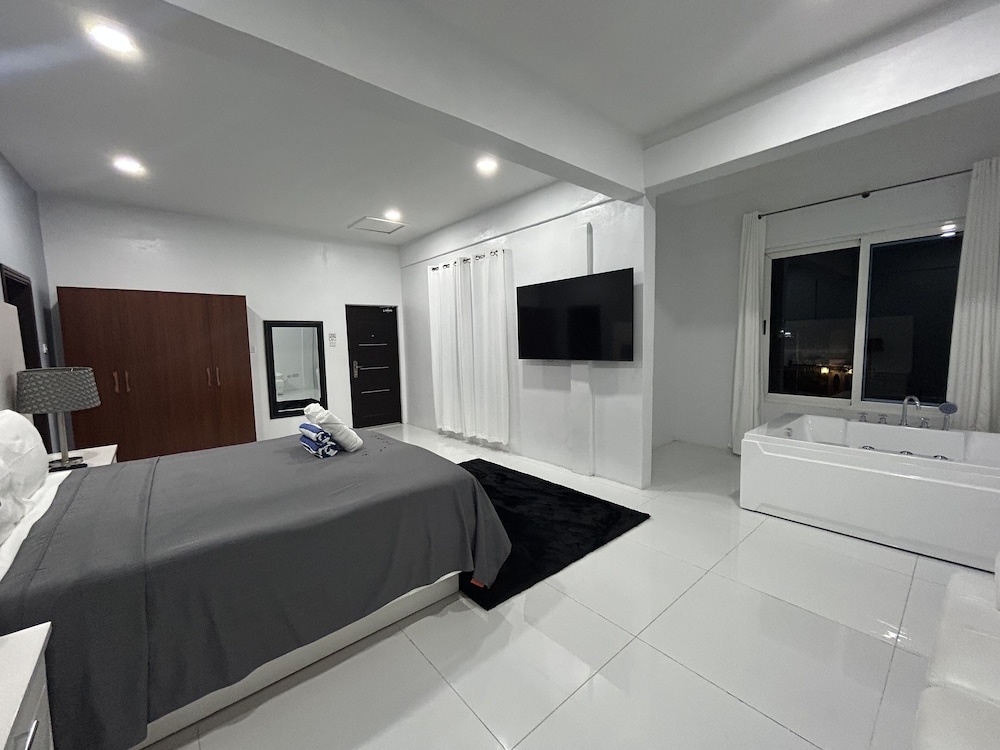 Luxury 5BD Loft in Prime Location — фото 1