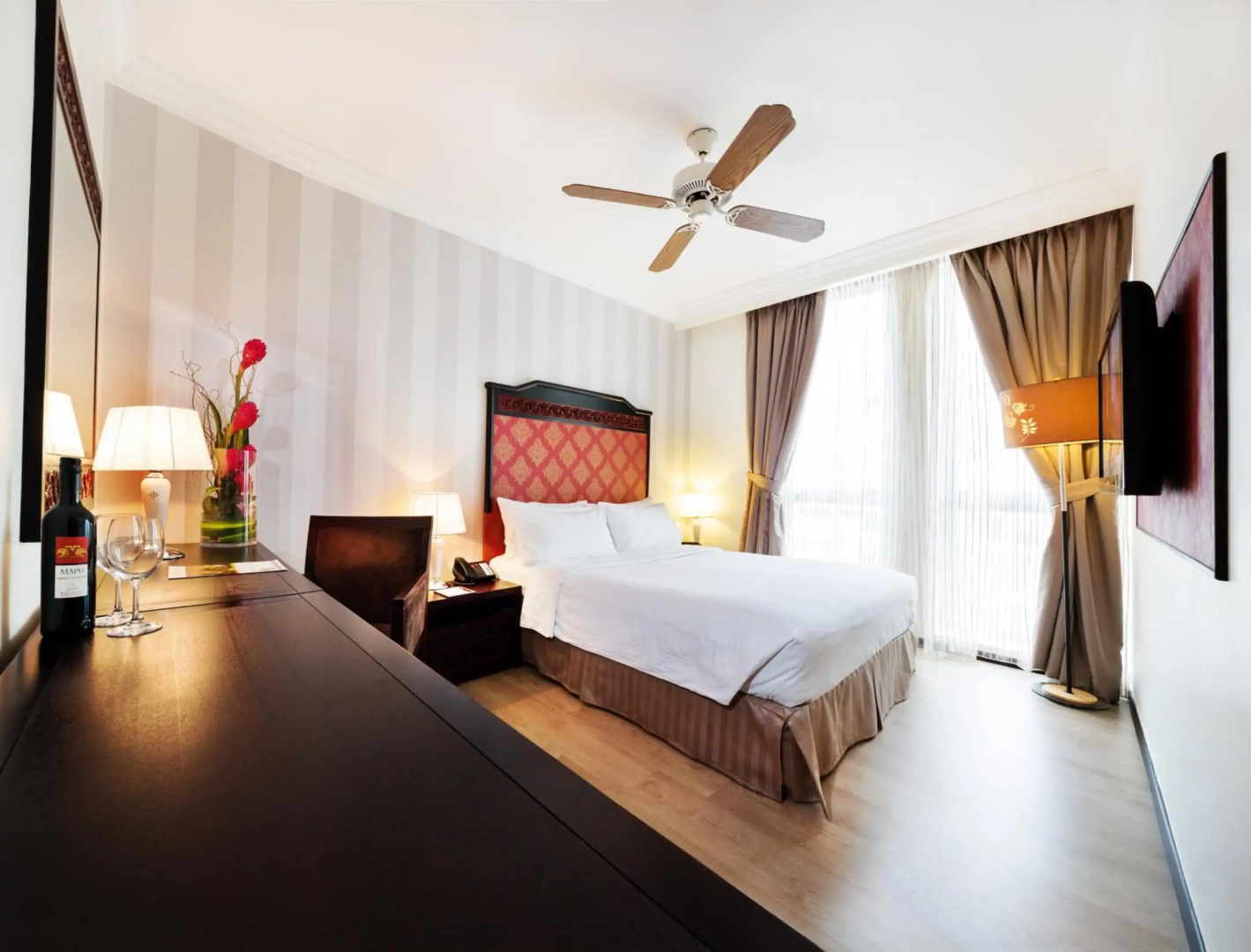 Photo - Village Hotel Albert Court by Far East Hospitality