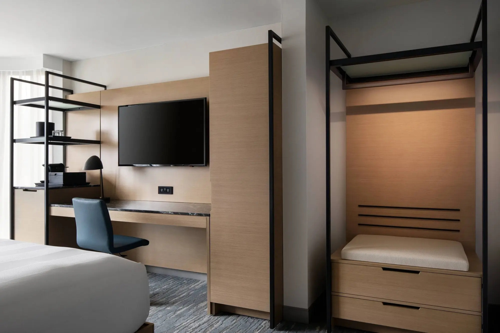 Photo - Vancouver Airport Marriott Hotel