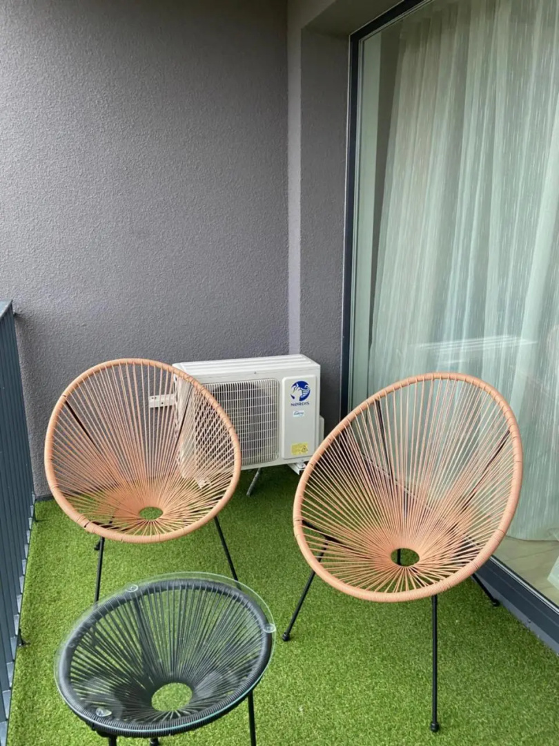 E&K apartamentai su sildomu baseinu kieme