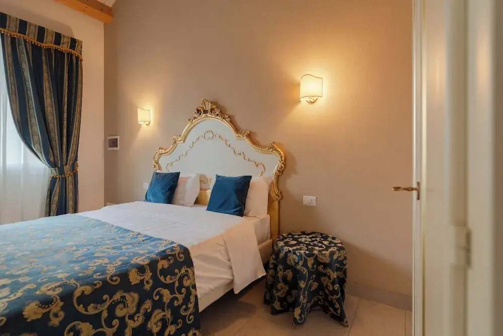 Photo - Venice Rooms