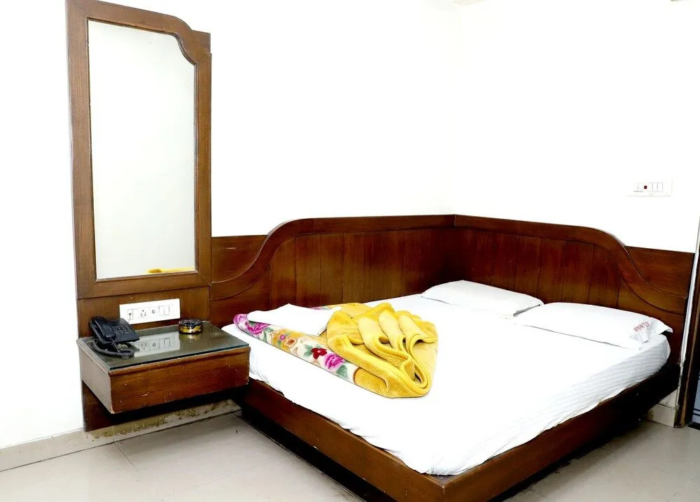 Photo - Hotel Maharani -New Delhi Railway Station - Paharganj