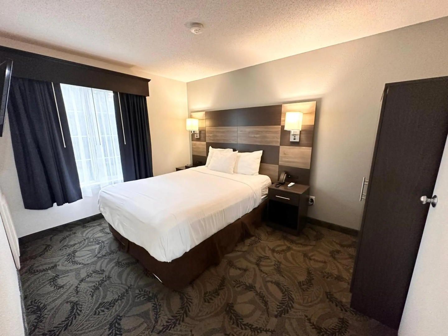 Photo - MainStay Suites Madison Airport
