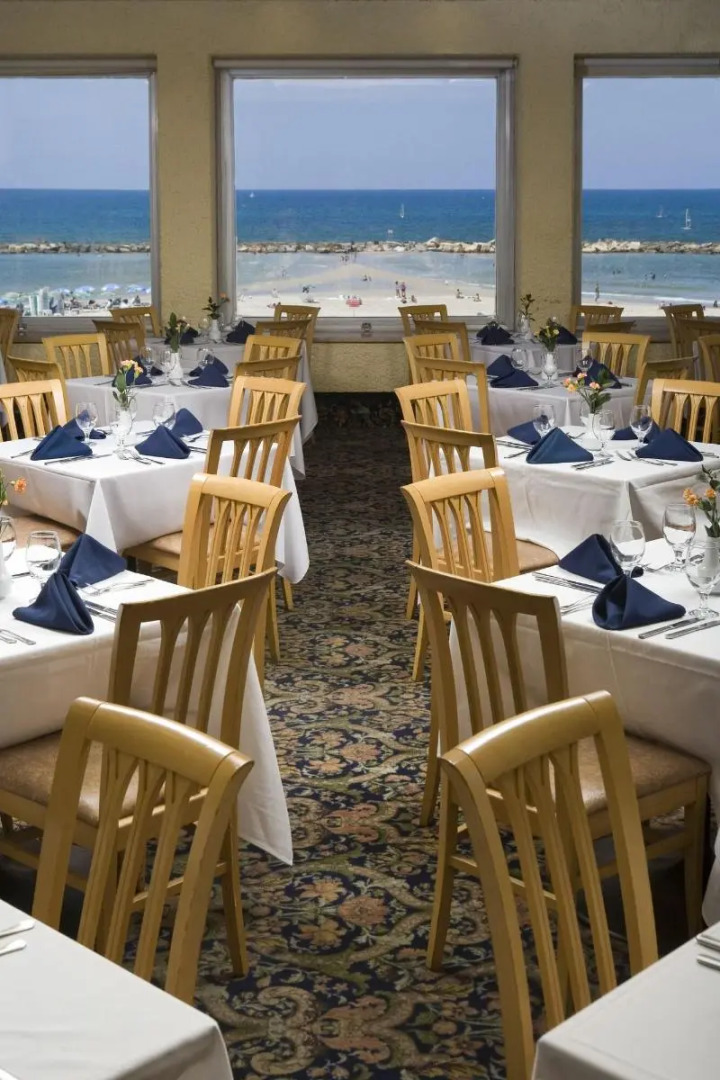 Photo - Renaissance Tel Aviv Hotel