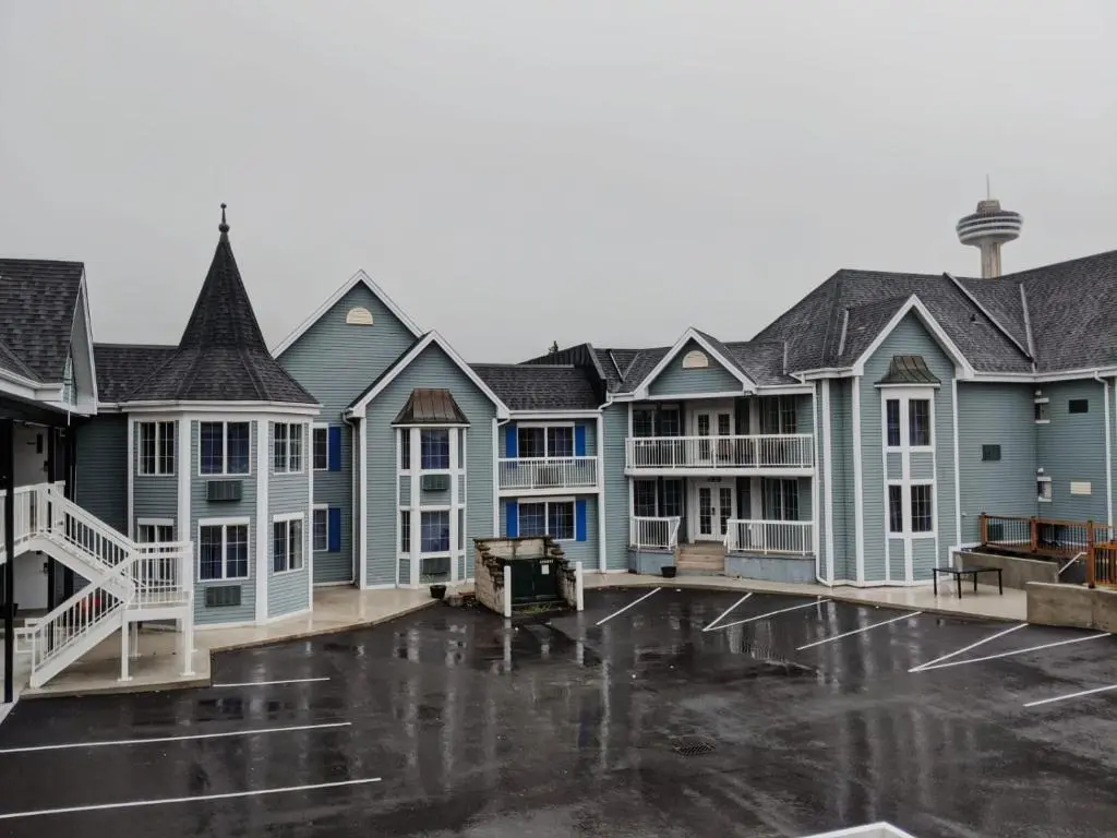 Foto - Falls Lodge & Suites