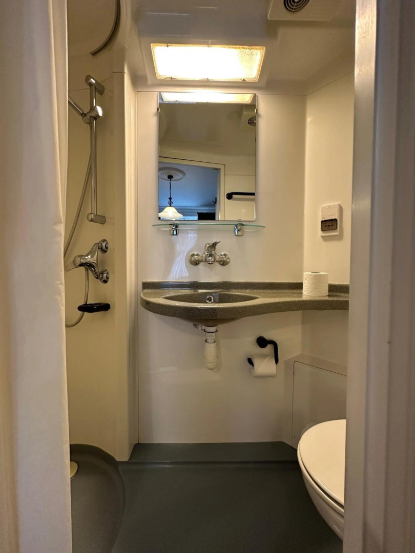 Photo - Tudor Court Hotel