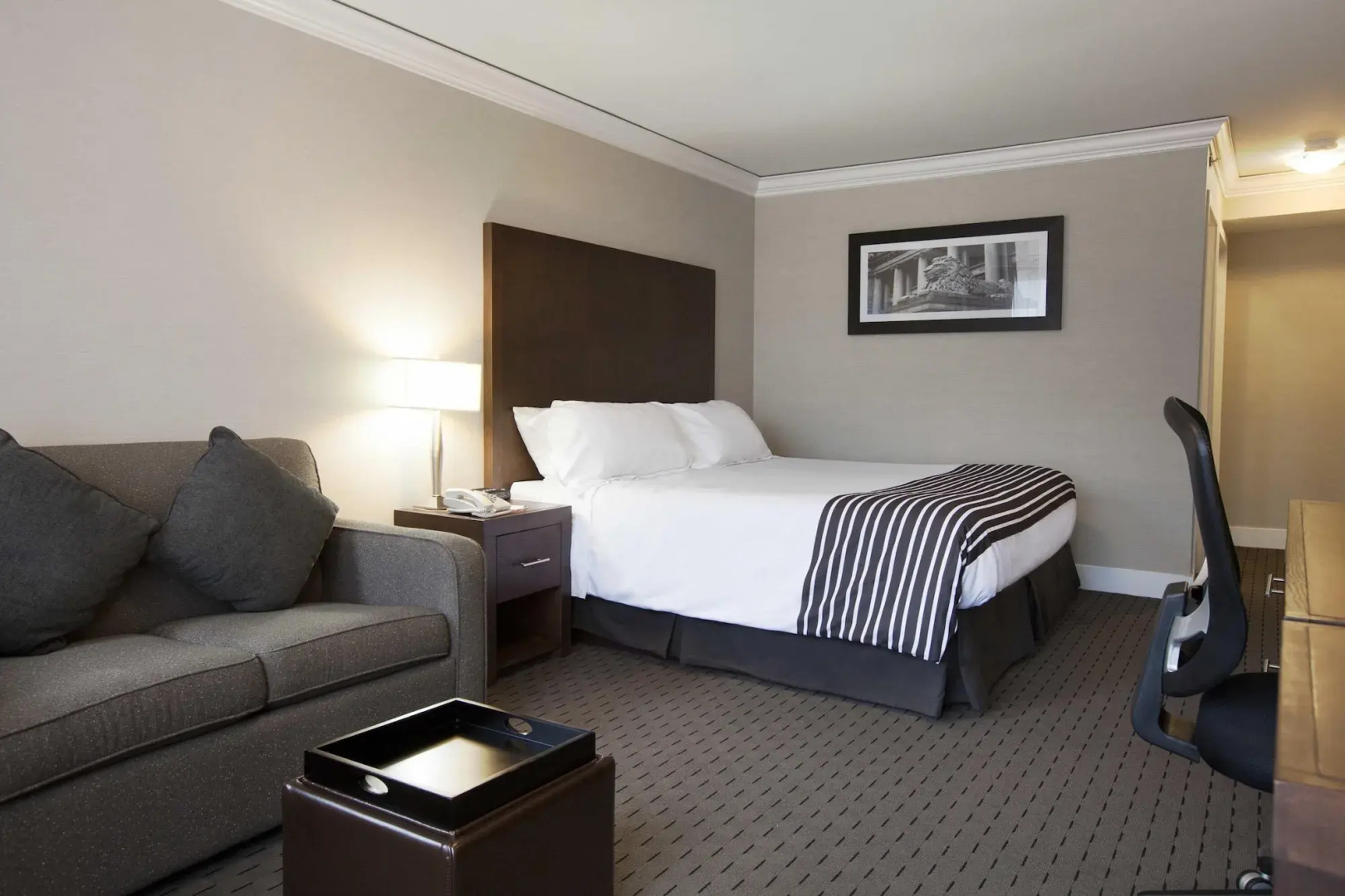 Photo - Sandman Signature Vancouver Downtown Hotel