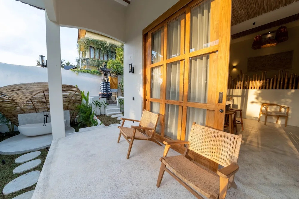 Foto - Semiramida Villa by EVDEkimi - Elegant 2BR with Pool, Open-air bath, Patio