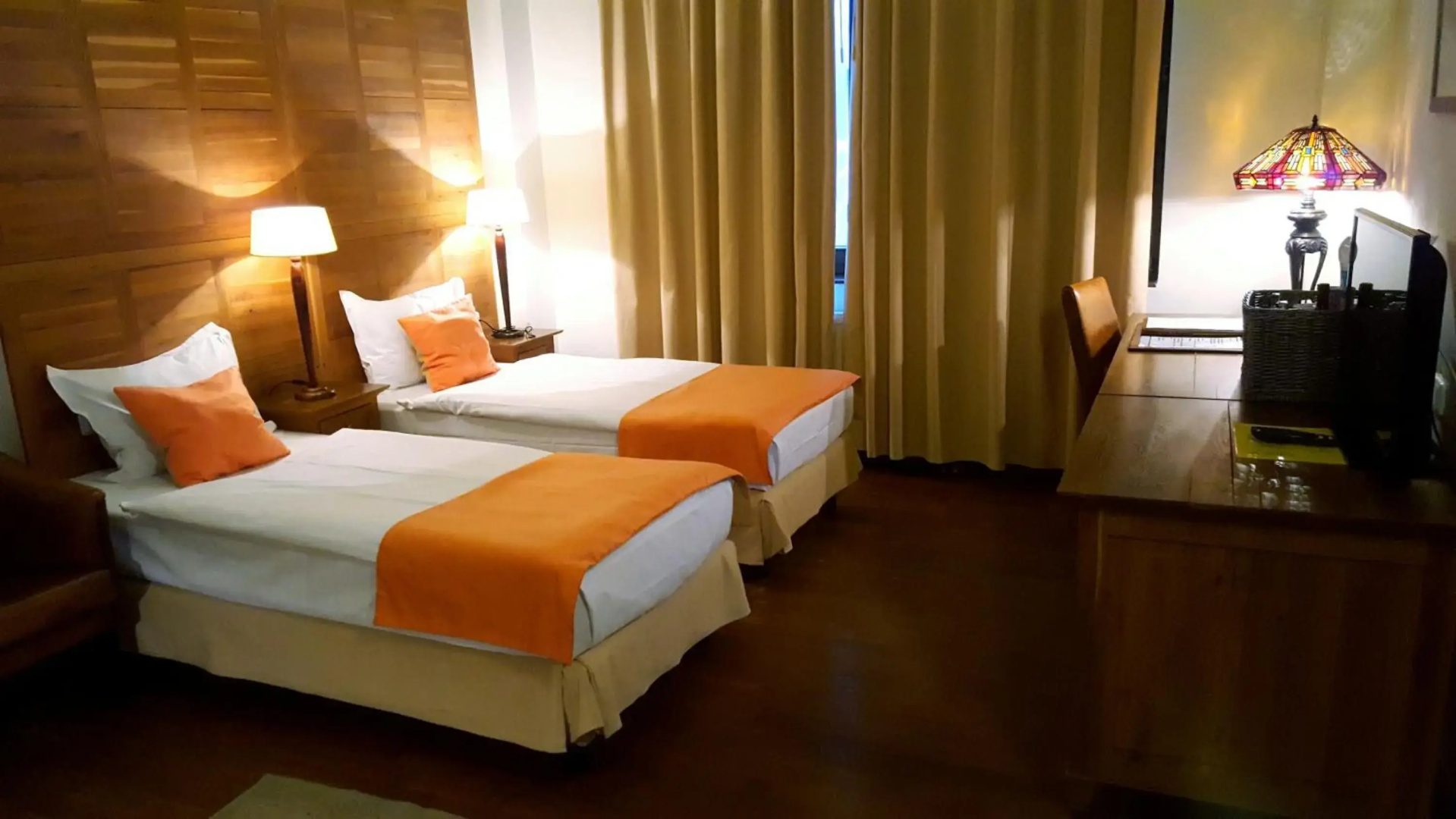 Photo - Rembrandt Hotel