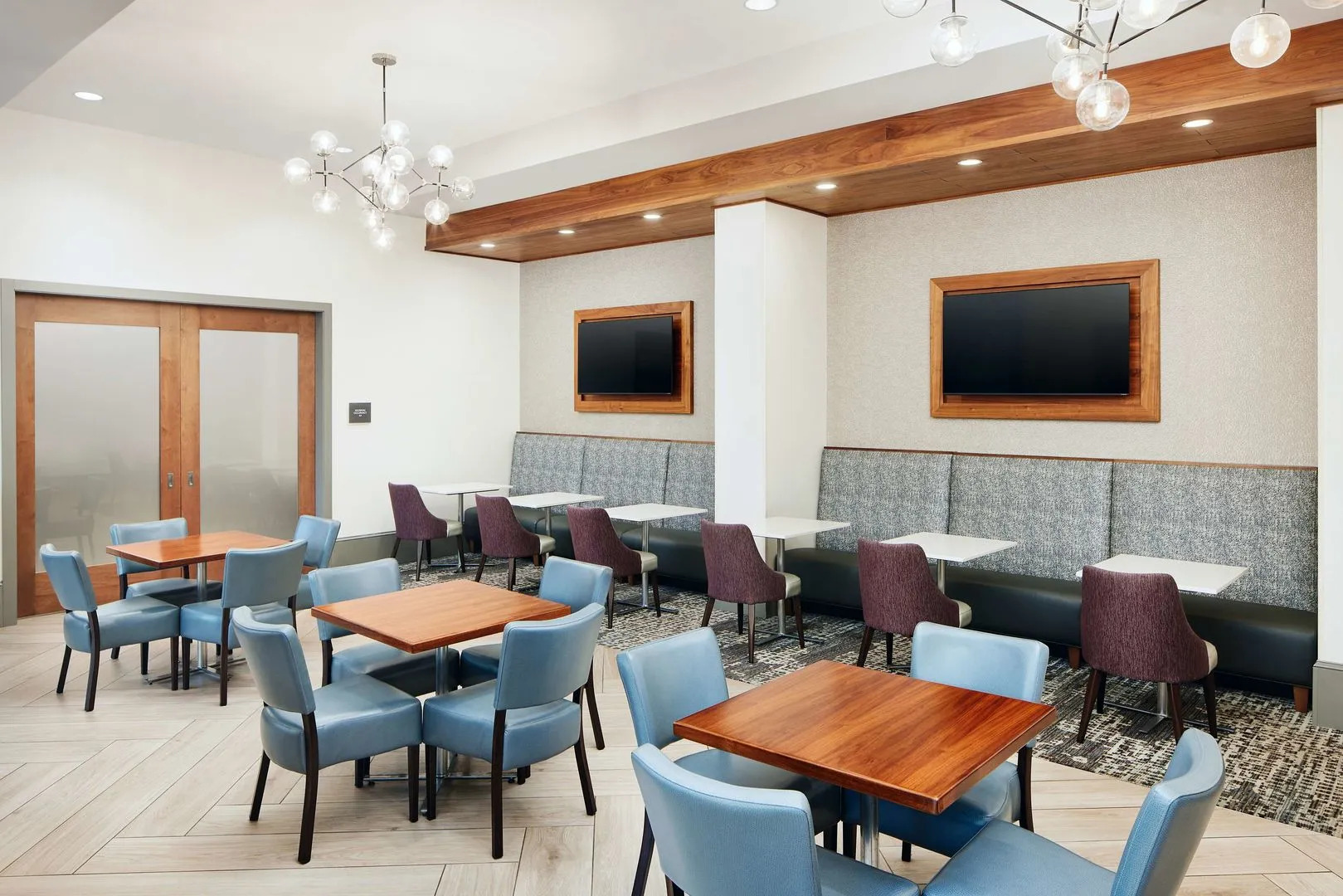 Foto - Embassy Suites By Hilton Atlanta Airport North