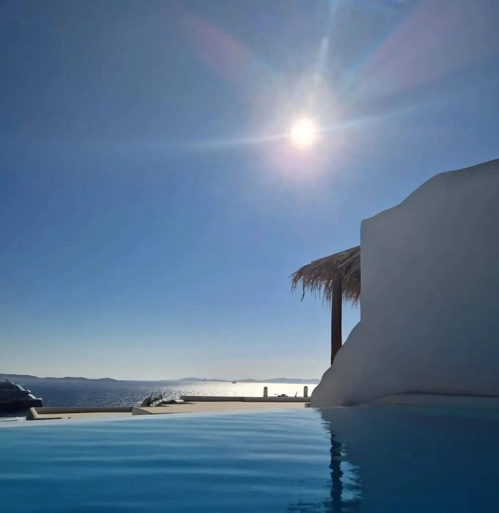 Foto - ELLI TROPiCAL LUXURY SUITES SUNSET-INFINITY POOL- SEA SIDE-NEAR CENTER PARKING