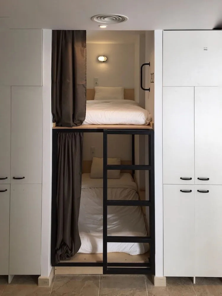 Photo - Hostel Numero Trece - Albergue Juvenil - FREE towels, coffee & tea, remote check-in