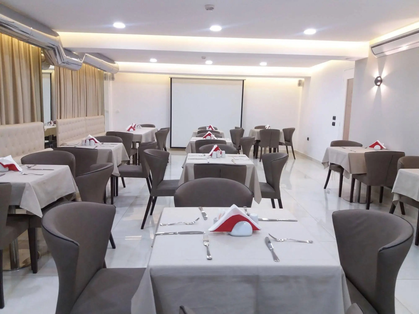 Foto - Senator Hotel