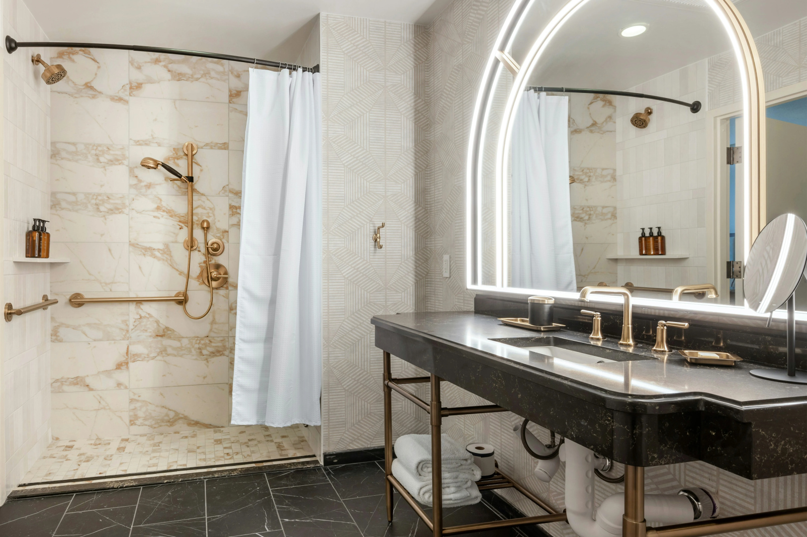 Photo - Omni Severin Hotel