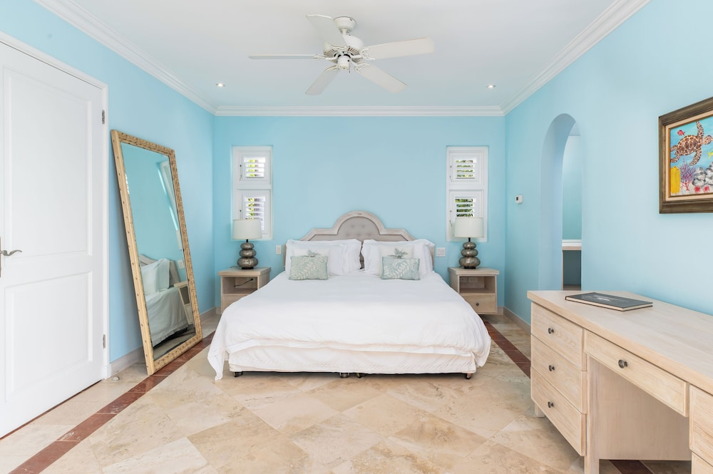 Waterfalls - 6 bed Peaceful and Secure Luxury — фото 1