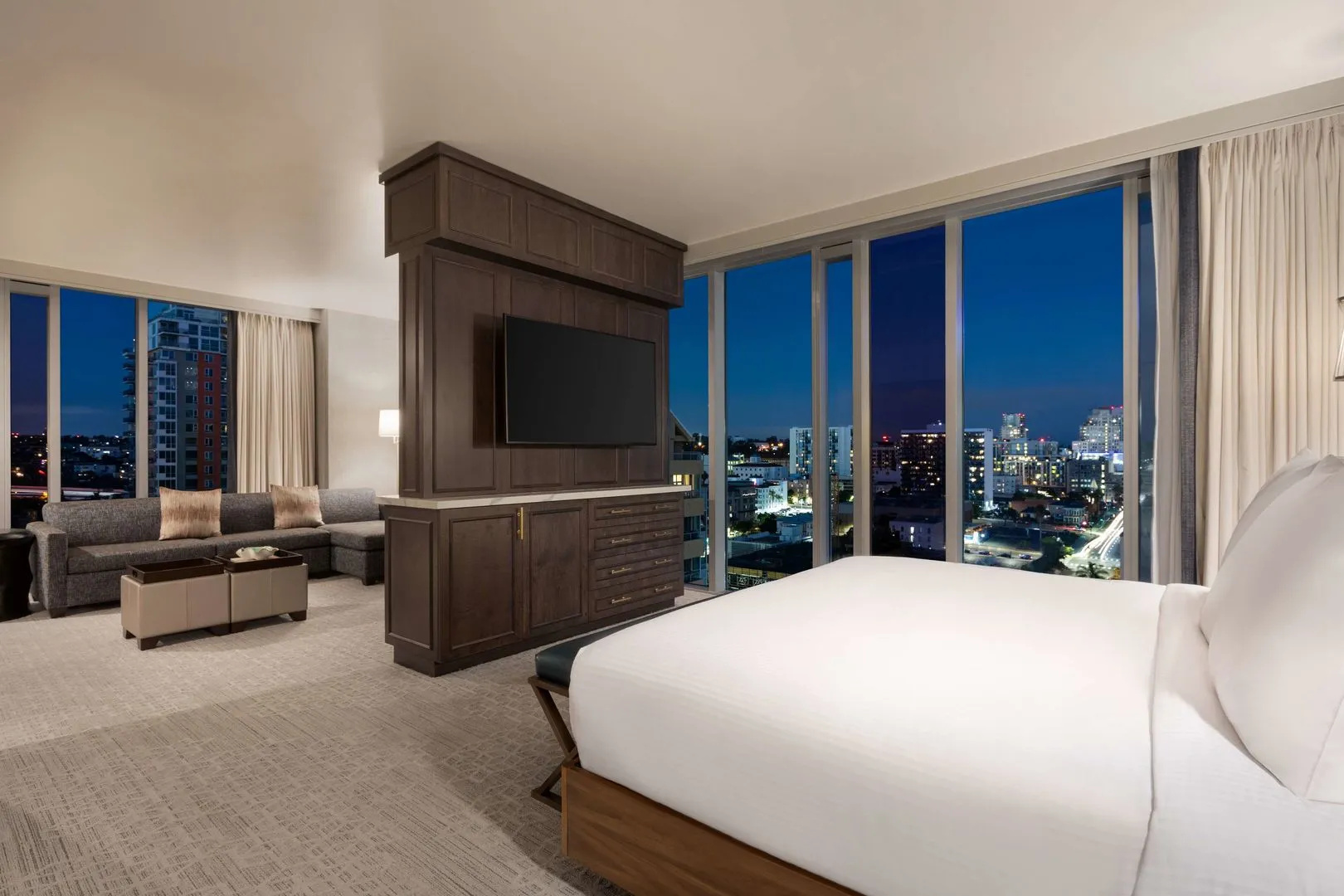Foto - Carte Hotel San Diego Downtown, Curio Collection By Hilton