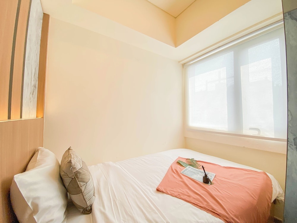 Homey And Modern 2Br At Meikarta Apartment