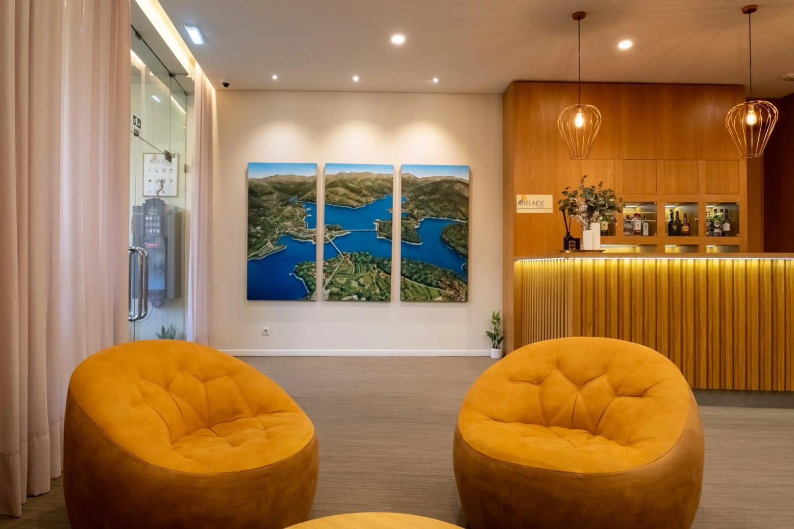 Photo - Adelaide Hotel
