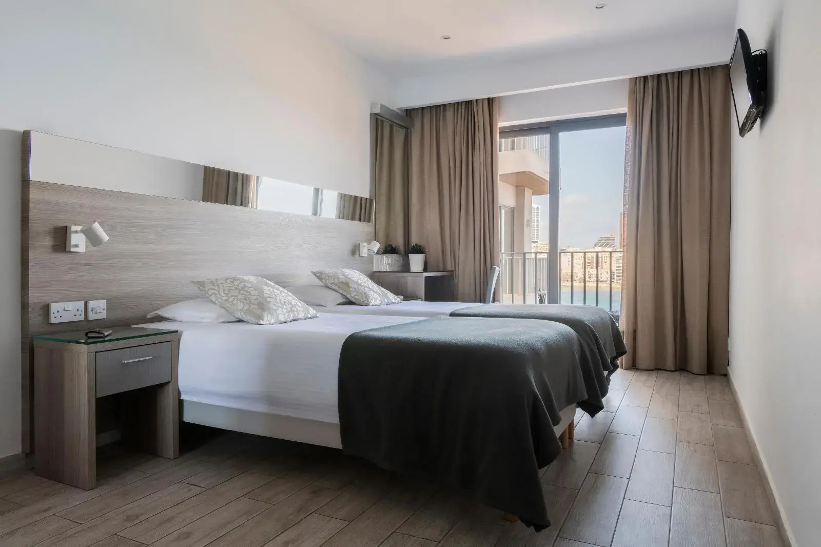 Foto - Plaza Regency Hotels