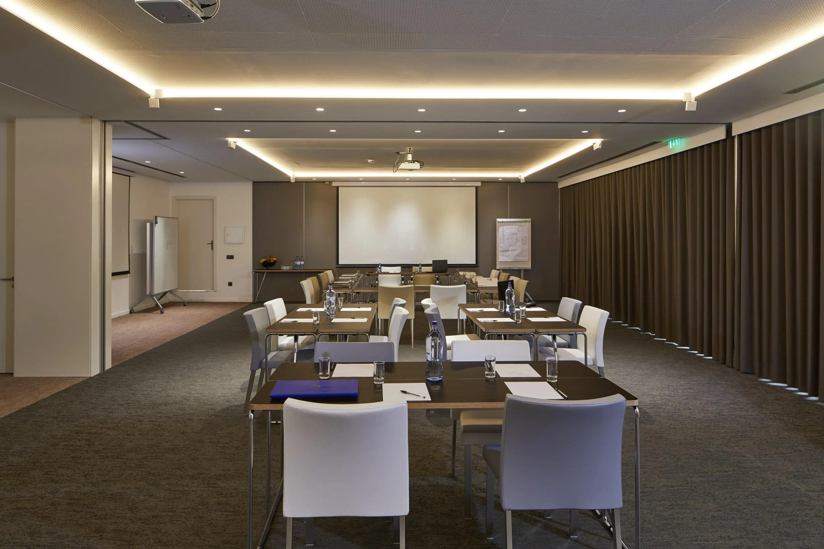 Photo - Occidental Faro