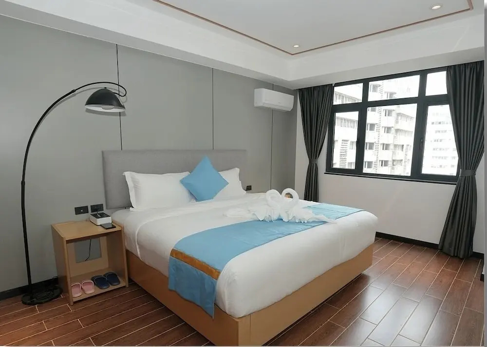 Golden Seagulls Hotel