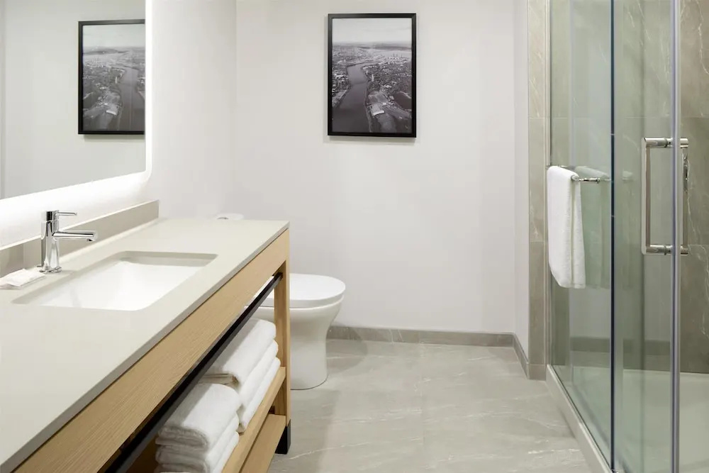 Photo - Hyatt Place Montreal Airport