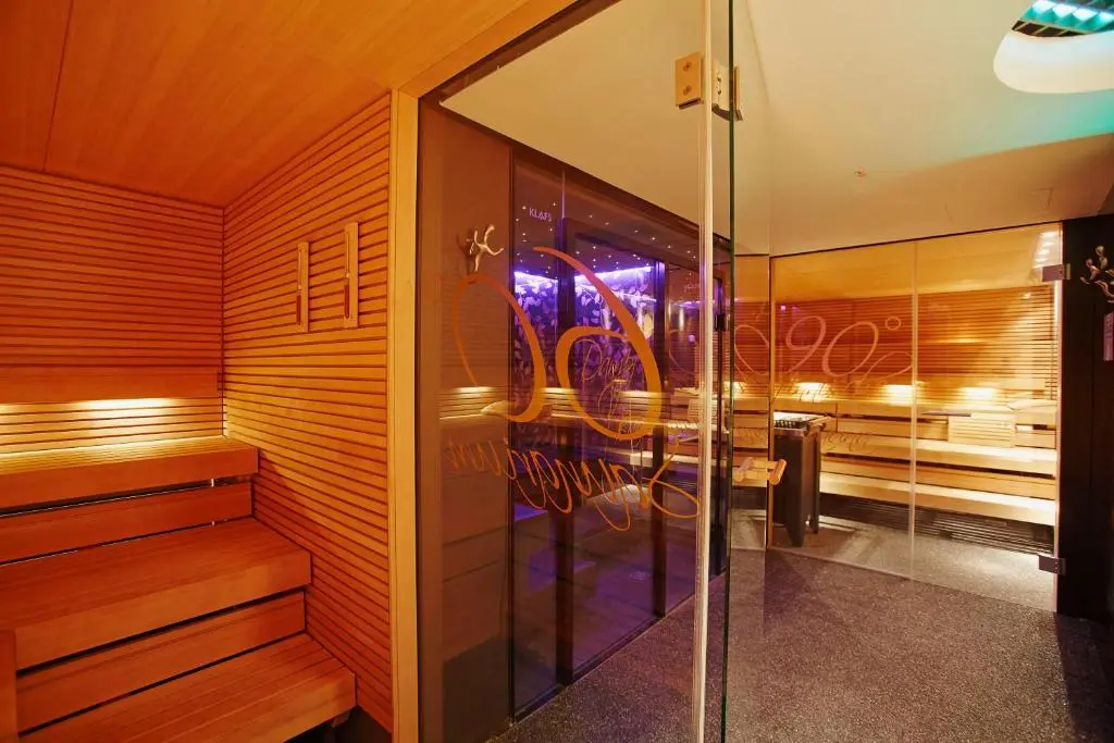 Photo - Savoy Hotel