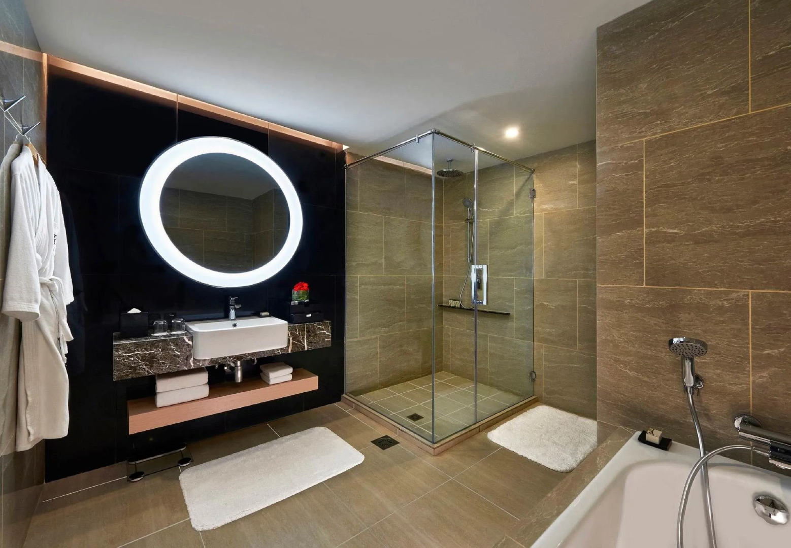 Photo - Renaissance Kuala Lumpur Hotel & Convention Centre