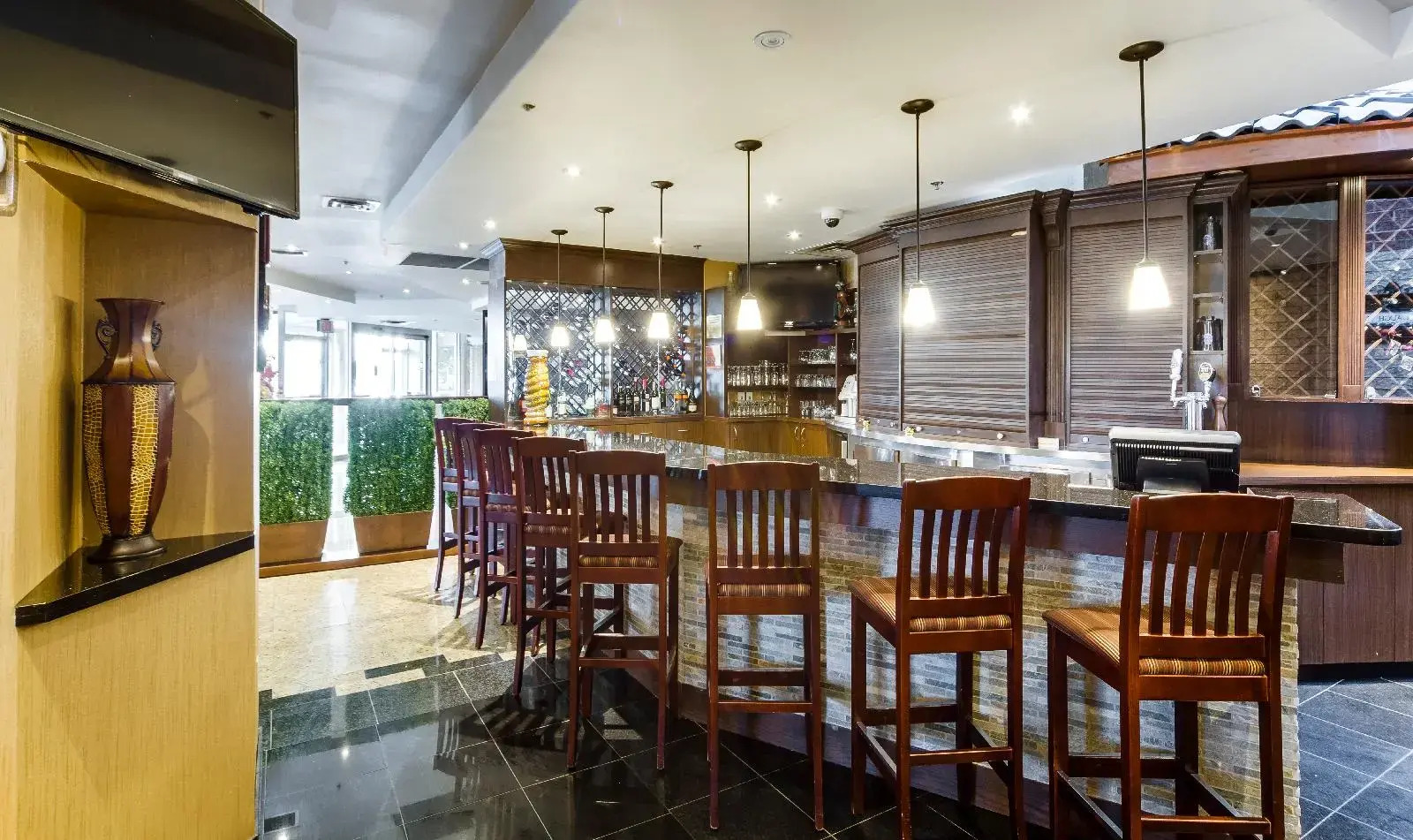 Foto - Monte Carlo Inn Airport Suites