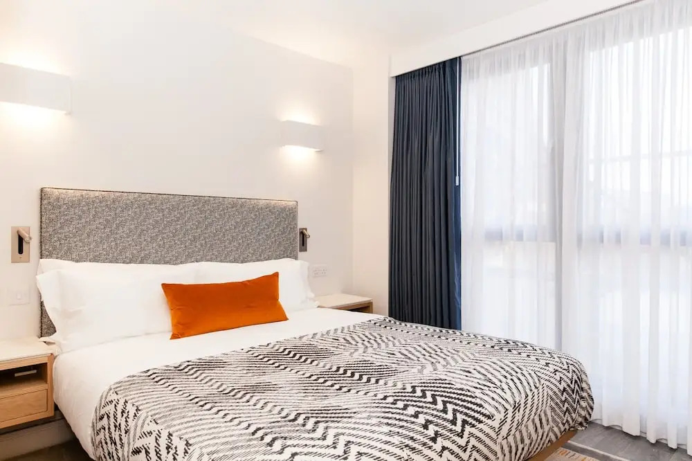 Foto - Rockwell East-Tower Bridge