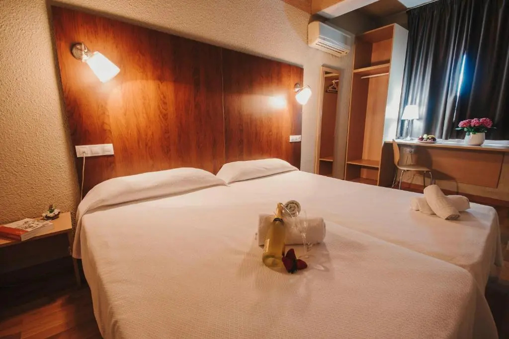 Photo - Hotel Embajador