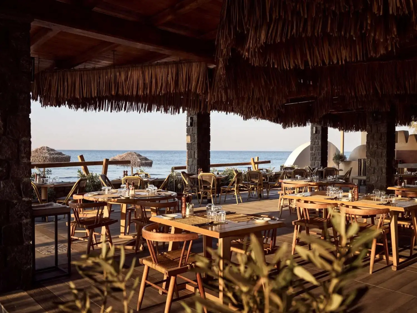 Foto - Sea Breeze Santorini Beach Resort, Curio Collection Hilton