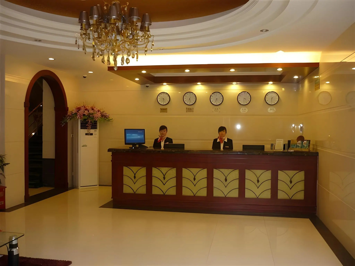 Отель GreenTree Inn BengBu HuaiHe Road Pedestrian Street Hotel