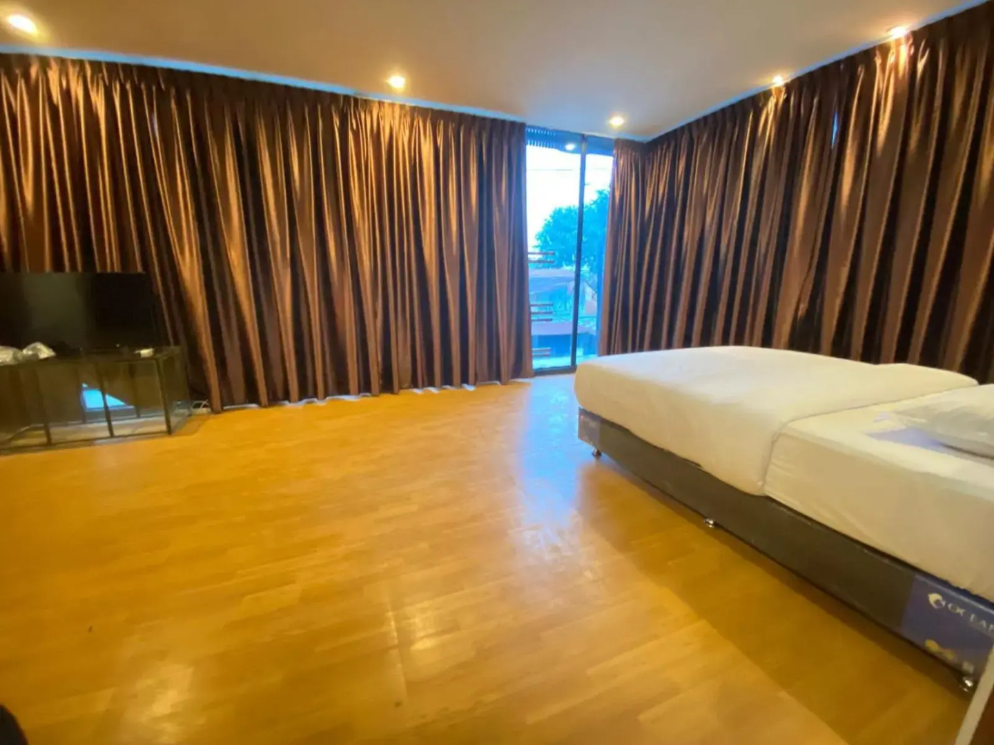 Photo - De'Tonga Hotel